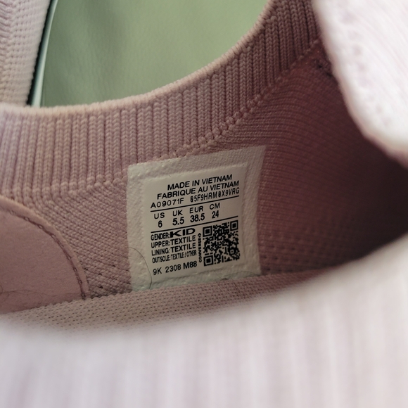 Converse Women's 8/girls 6 Light Pink Low-Top Sneakers - Picture 5 of 5